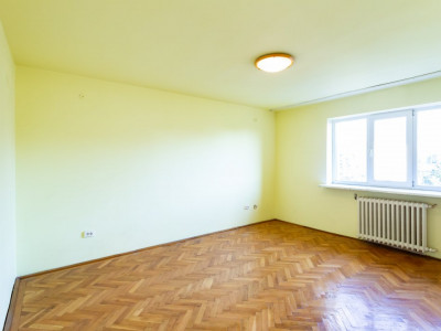 0% COMISION  Apartament 3 camere situat la 5 minute de McDonald's