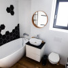 Apartament 2 camere ultrafinisat spre inchiriere, central, loc de parcare  thumb 7