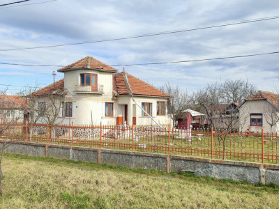 De vânzare Casă 3 camere cu Teren 1704 mp Lucăceni SM - Comision 0% cumpărător