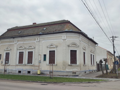 De vânzare Casă Centrală 4 camere Carei -Str.Kaffka Margit - Comision 0%