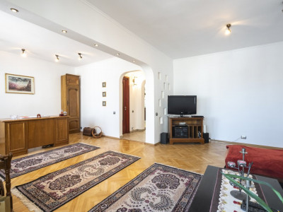 Apartament de inchiriat in spatele Teatrului National