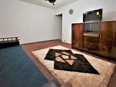 Închiriere apartament 3 camere in Craiovita Noua - zona Orizont