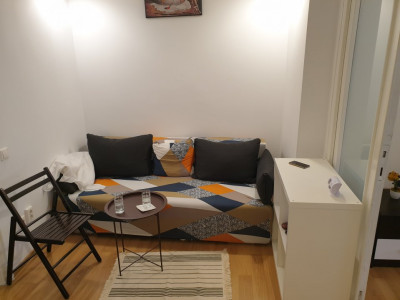 Garsoniera moderna de inchiriat