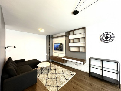 Comision 0 . Inchiriere 2 camere, finisat mobilat complet, Record Park Centru