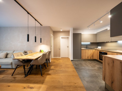 Comision 0. Vanzare apartament  2 camere ultrafinisat, Azoria Frunzisului
