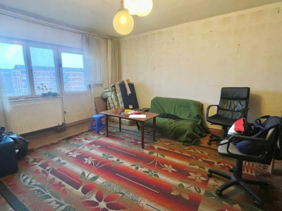 De Vânzare Apartament 4 camere Micro 16
