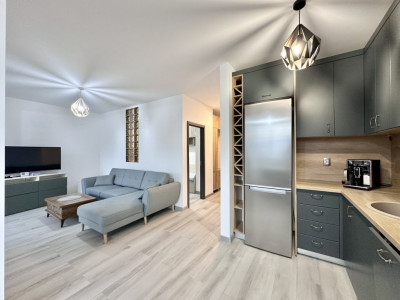 Comision 0. Inchiriere doua camere turnuri BMW, Floresti