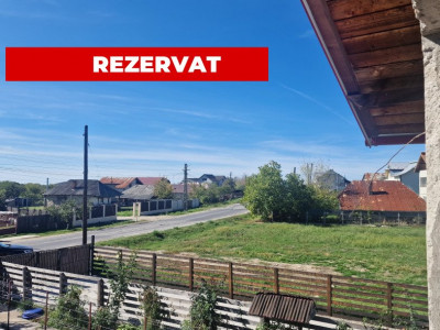 CASA LA ROSU MOSOAIA! LA DOAR 6 KM DE PITESTI!