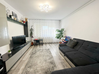 Apartament 3 camere decomandat Razboieni