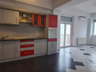 De vânzare Apartament 3 camere M17