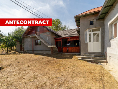 Casa  cu 4 camere in Sat Bujoi, Comuna Bogați+ Anexe + Teren 2693 mp