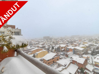 Penthouse Rose Garden cu 4 anotimpuri, 3 camere 