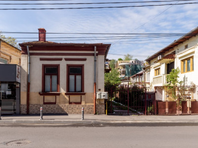 Casă Centrală de Vânzare - Str. Egalității, km 0 - Pitesti!
