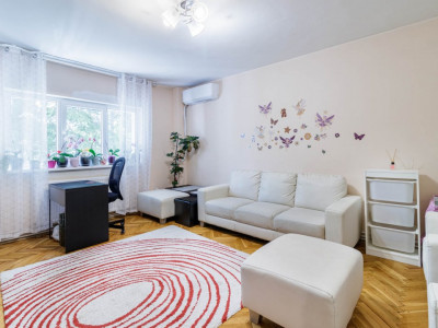 Apartament spatios, cu centrala - langa Mall Vitan 