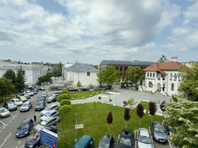 De inchiriat-Apartament 2 Ultracentral-Pitesti zona Primărie!