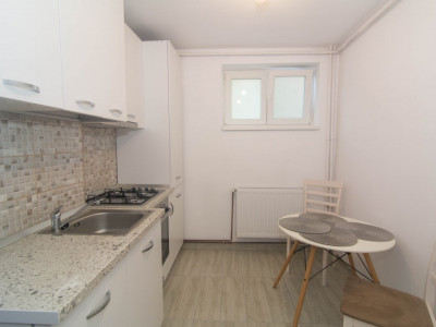 Apartament 2 camere, etaj 1, central, Pitesti