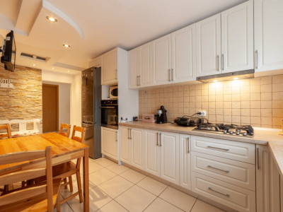 Apartament 3 camere – Auchan Găvana, etaj 3, Pitești