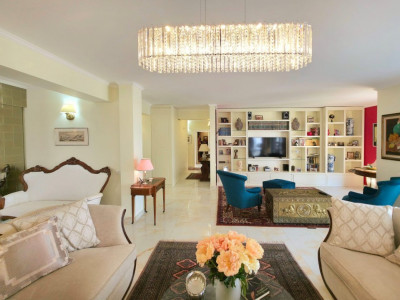 Apartament ultracentral deosebit, bloc nou - Pitesti 