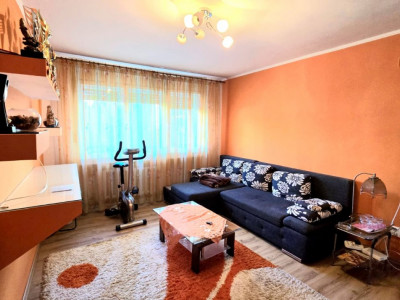 De Închiriat Apartament 3 camere Micro 16