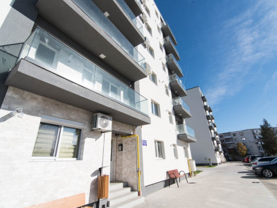 Apartament 3 camere decomandat- etaj 1-Mioveni. 