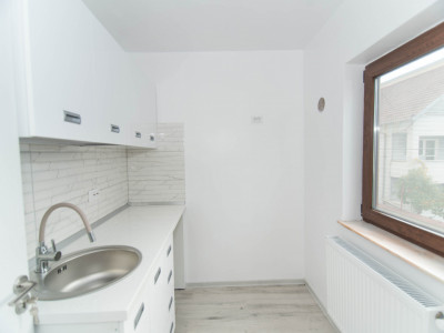 Garsoniera decomandata - renovata - etaj 1 - Gavana 