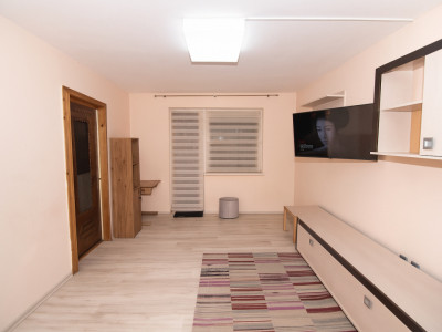 Apartament 3 camere decomandat-Exercitiu-De renovat!