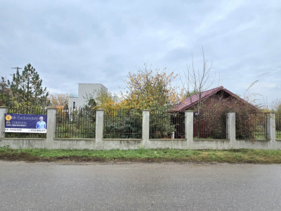 Teren de vanzare cu doua deschideri!