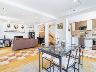 Casa luminoasa cu gradina si garaj 