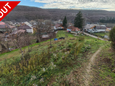 Teren intravilan de 1665 mp cu priveliste spre padure – Mioveni, zona Faget