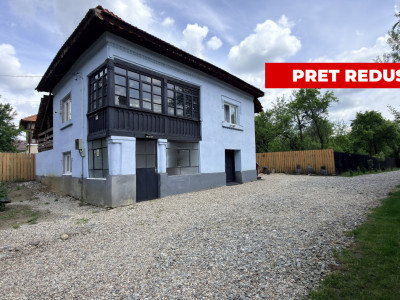 Casă + garaj modern de 80 mp pe teren de 782 mp în Câmpulung
