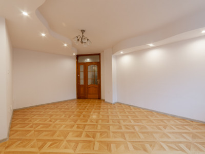 Apartament 4 camere parter an 1992 zona Rolast-Jumbo 0% Comision 