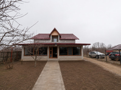Casa in Com. Căteasca, Sat Siliștea - Comision 0