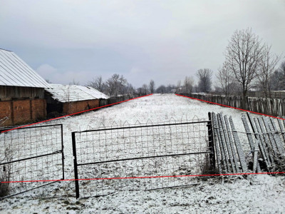 TEREN INTRAVILAN POLOVRAGI