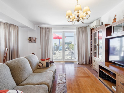 Clădire modernă, versatilă, cu terasă panoramică – locuință sau business 