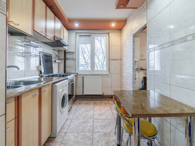 Apartament 3 camere decomandat centrala proprie