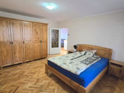 De închiriat apartament 3 camere Micro 16 Parter
