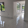  DE INCHIRIAT - renovat - parter si etajul 1 - stradal  thumb 2
