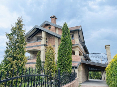 Casa in stil italian - Stefanesti, Arges - REZIDENTIAL sau AFACEREA DUMNEAVOSTRA