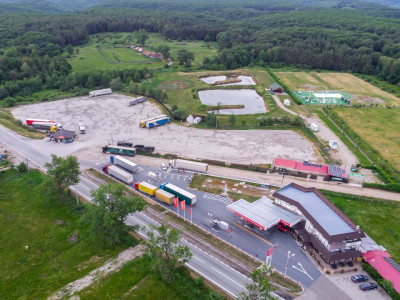 AFACERE FUNCTIONALA - MOTEL, PARCARE TIRURI, CAMPING cu piscina si lacuri