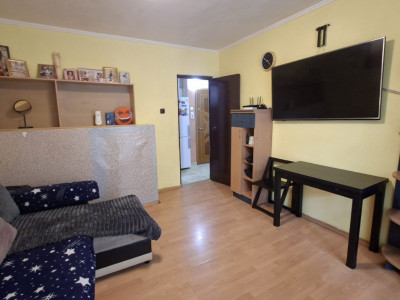 Apartament de 2 camere Pitești et.1 zona Piață Razboeni!