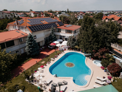 Resedinta premium| Teren de tenis | Piscină încălzită | Infrastructură completă!