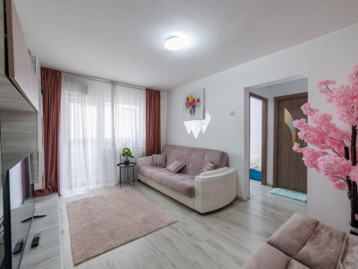 Apartament 2 camere semidecomandate, gata de mutat, Trivale 