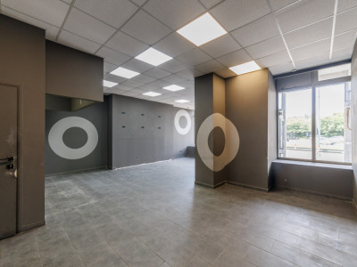Spațiu Comercial 87 mp cu Vitrină și Trafic Intens – Calea București, Pitești